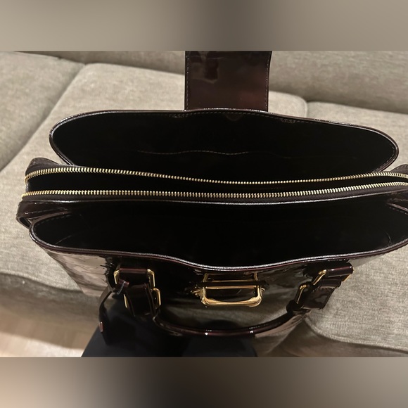 Louis Vuitton Burgundy Monogram Vernis Melrose Avenue Bag - Picture 7 of 8